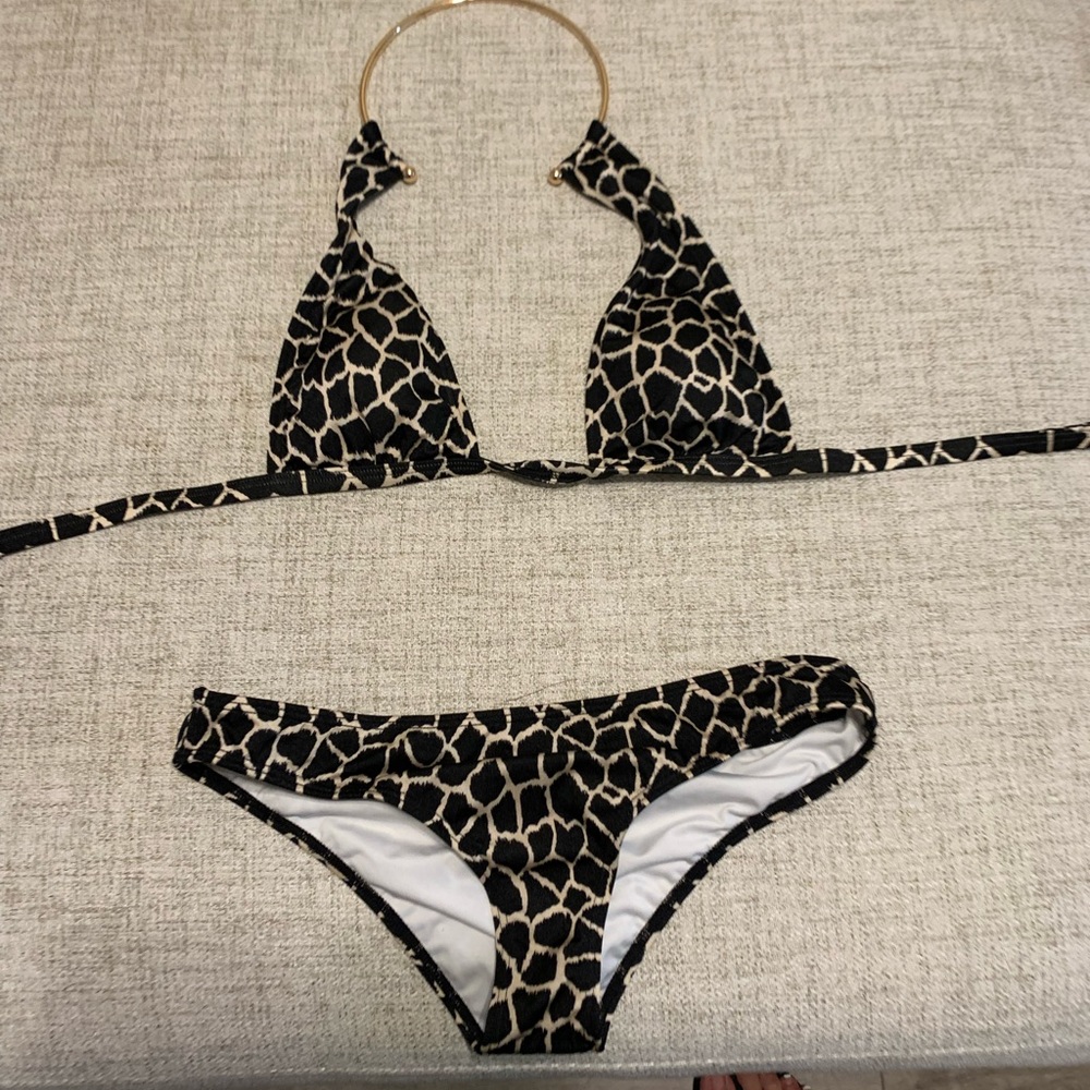 Victoria’s Secret bikini